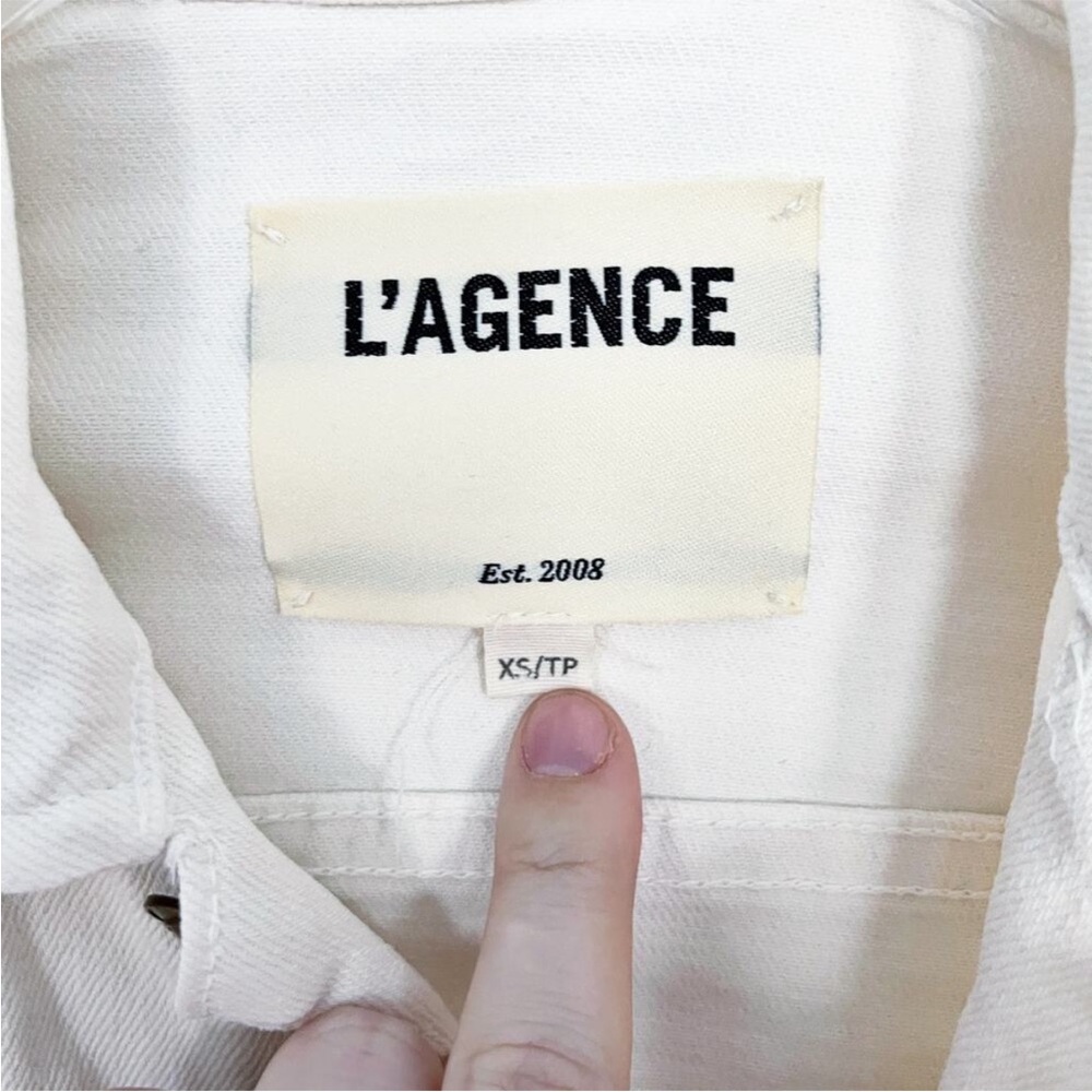 L'AGENCE Janelle Raw Cut Slim Denim Jacket in Vintage White - Picture 4 of 4